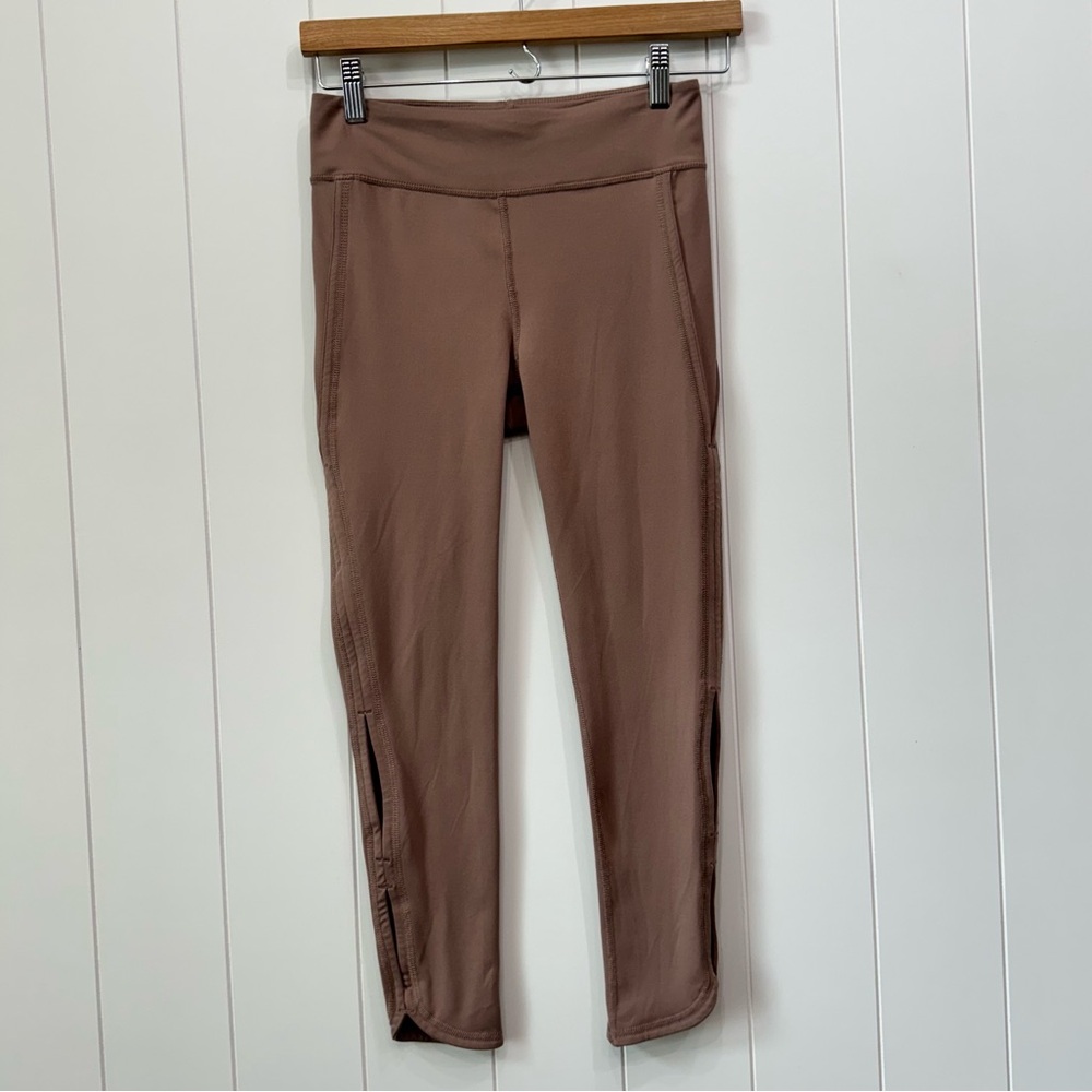 Free People FP Movement Infinity Cut Out Cropped
Leggings Size Medium Tan/Brown